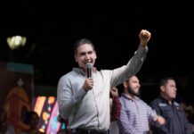 Héctor Santana comparte la alegría de las fiestas patronales en la Emilio M. González, Altavela y Santa Fe